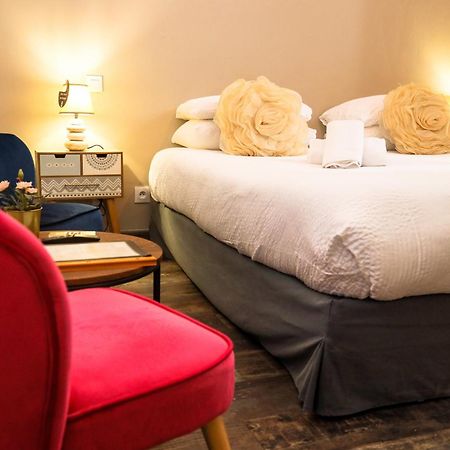 Hotel Restaurant La Plage Port-Saint-Louis-du-Rhοne Εξωτερικό φωτογραφία