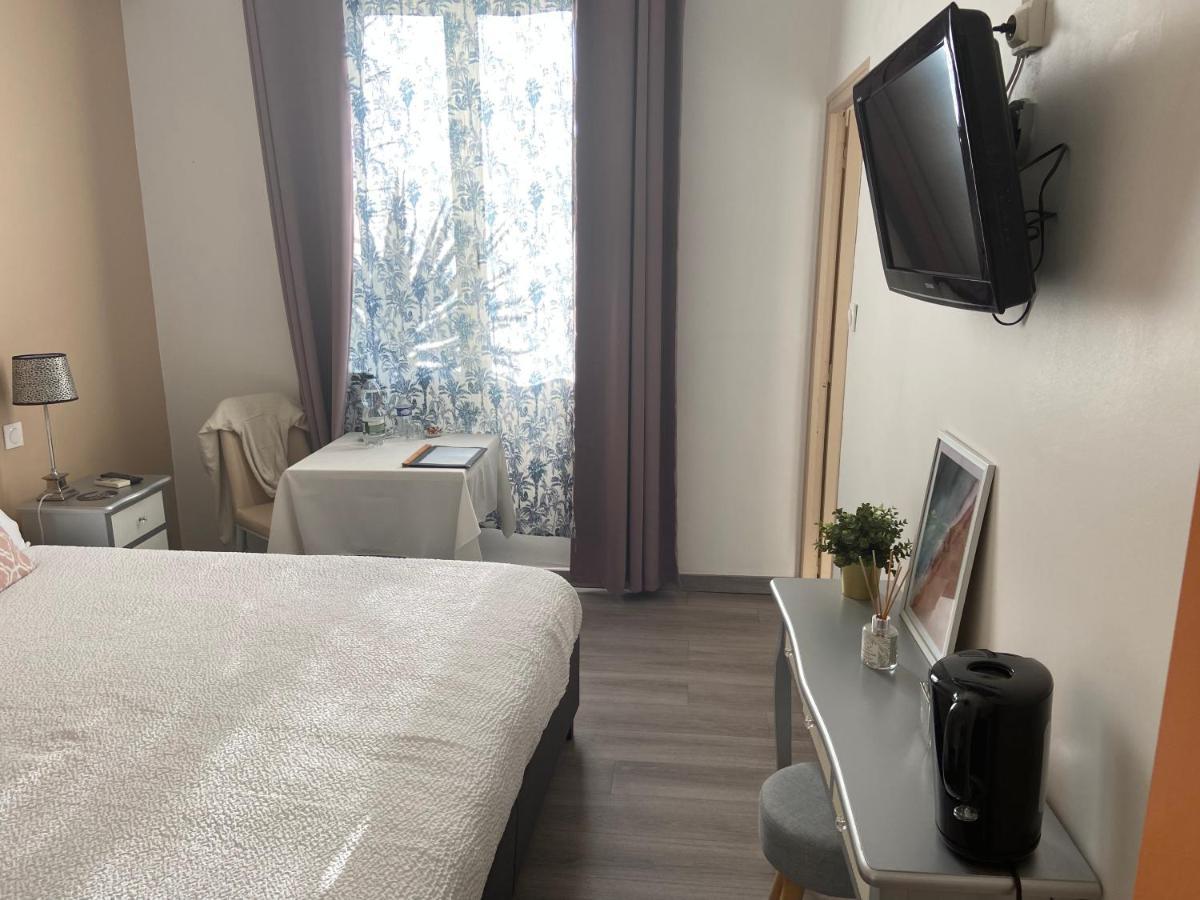 Hotel Restaurant La Plage Port-Saint-Louis-du-Rhοne Εξωτερικό φωτογραφία