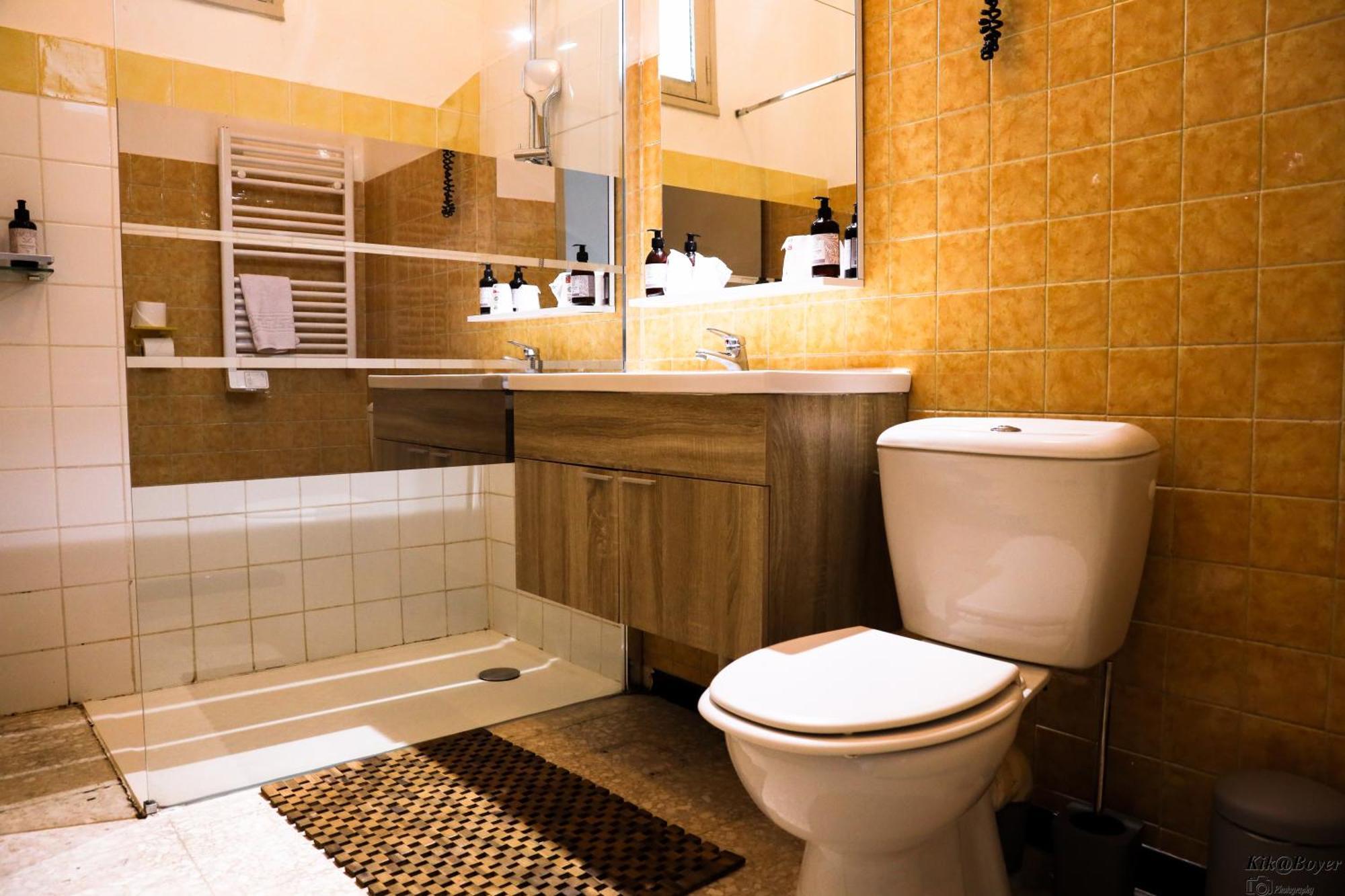 Hotel Restaurant La Plage Port-Saint-Louis-du-Rhοne Εξωτερικό φωτογραφία